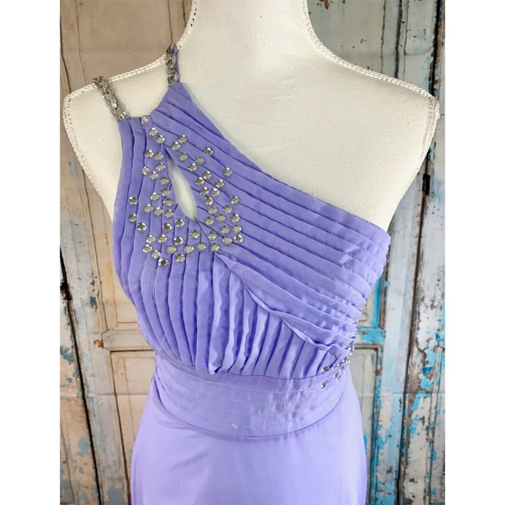 NWT ROPALIA Lavender One Shoulder Dress - Picture 2 of 5